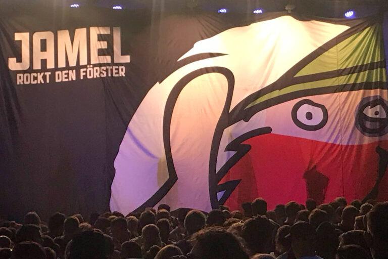 Juristisches Tauziehen um „Jamel rockt den Förster“ blockiert Engagement gegen Rechtsextremismus 